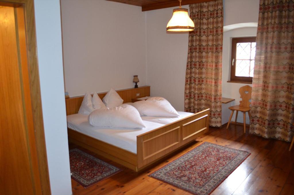 Ansitz Goller Hotel Разун ди Сопра Стая снимка